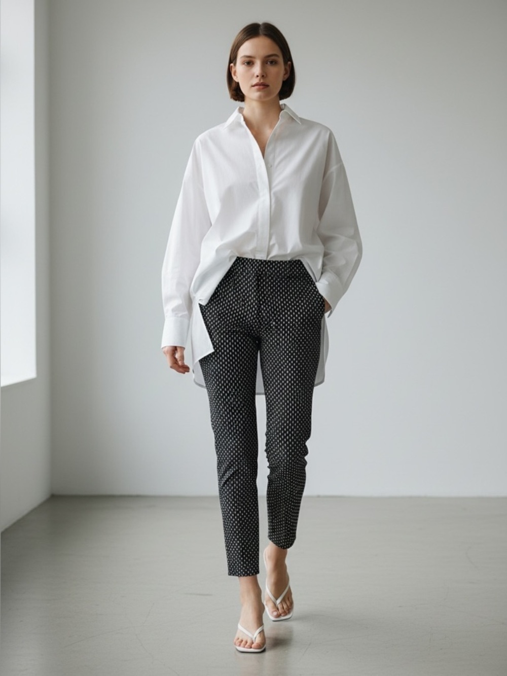 Ricki’s Pants Slim Fit Cropped Ankle Zipper Stretch Black & White Size 0